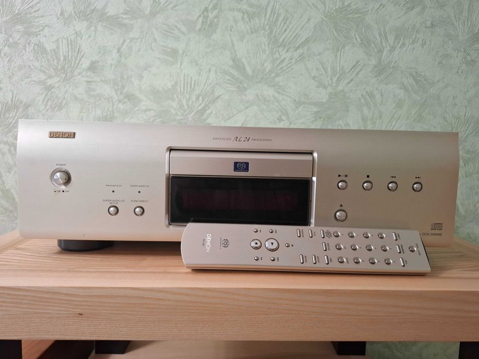 Висококласний Super Audio CD‑програвач Denon DCD-2000AE