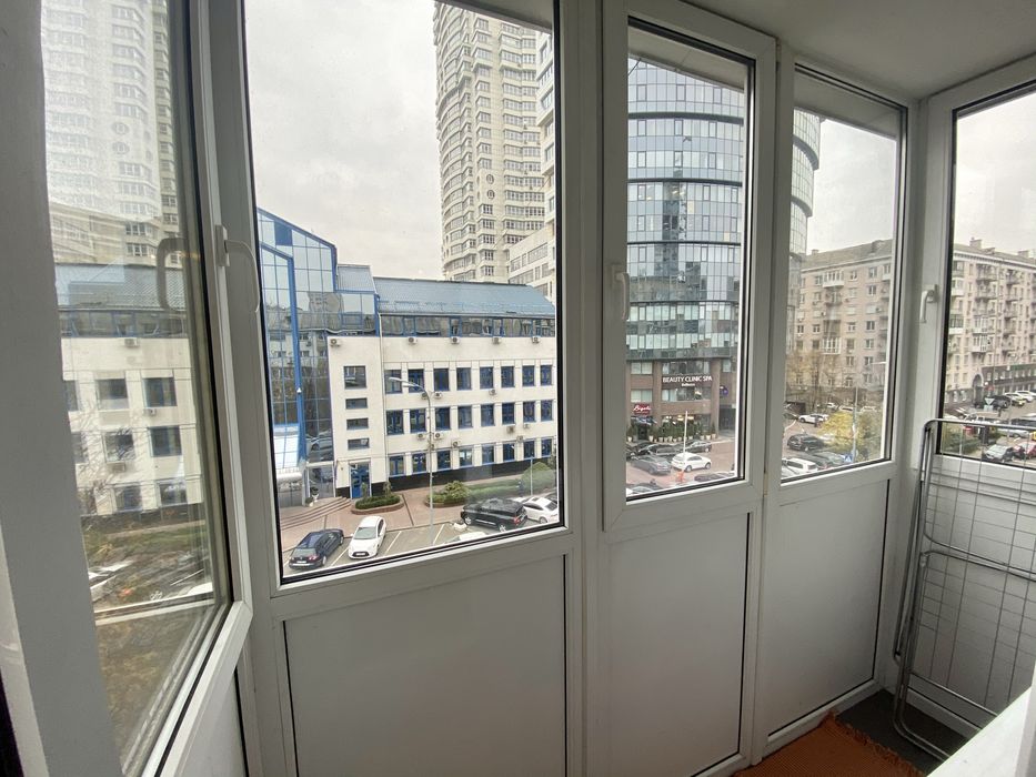 Кловськіий Узвіз 12,  Липки !!! без комісії !!!