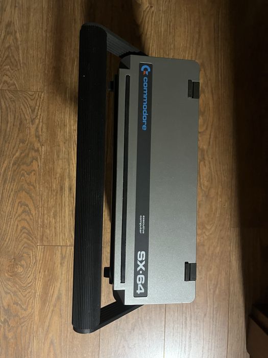 Commodore Sx 64 w badzo dobry stanie
