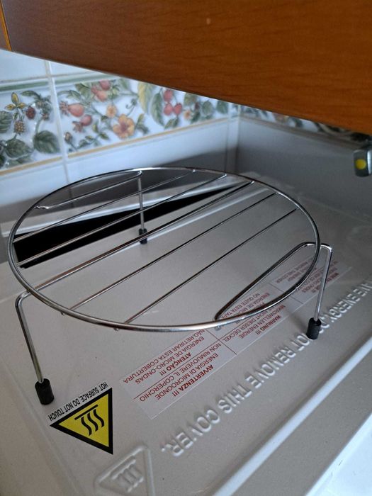 Micro-ondas Kunft com Grill 900W
