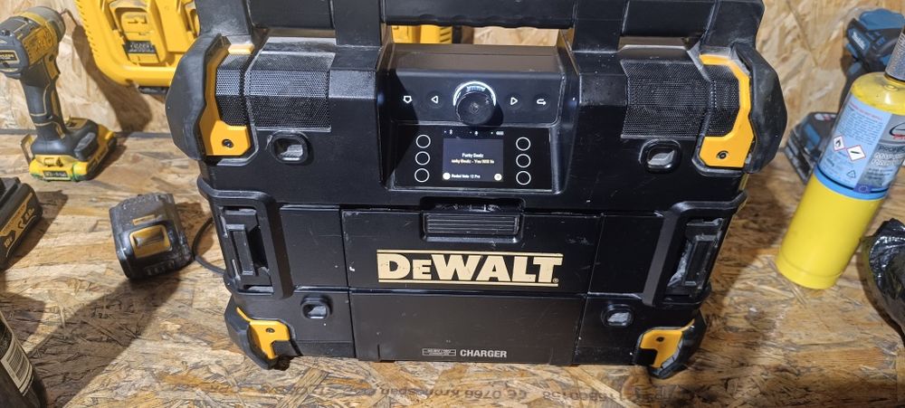 Radio budowlane DeWalt DWST1-81079
