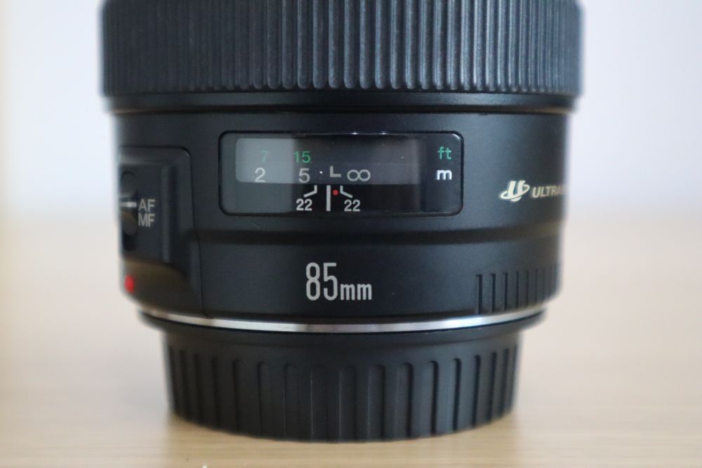 Canon EF 85mm F/1.8 USM