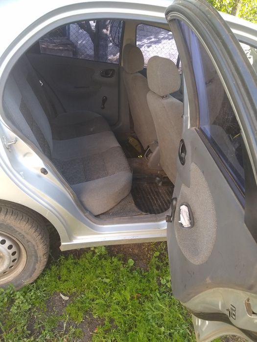 Продам автомобіль Део Ланос на ходу.