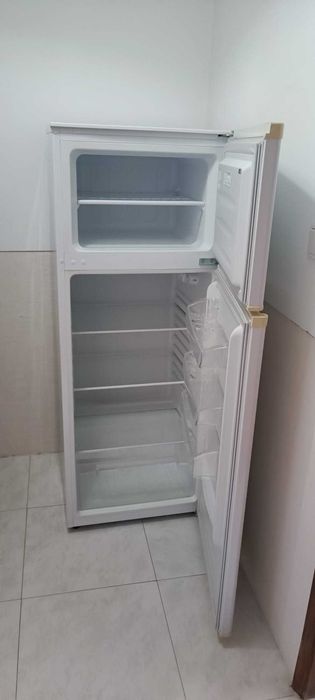 Frigorífico KUNFT 2 portas (c/ congelador)