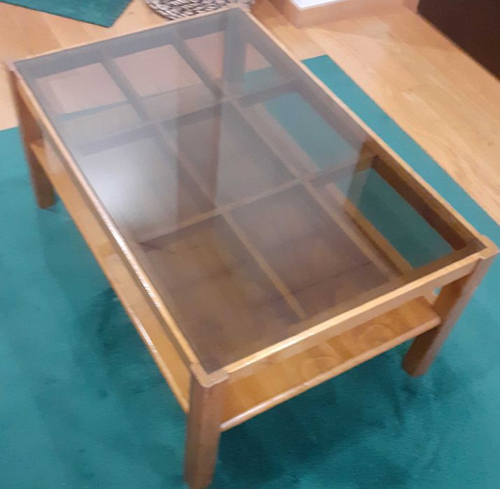 Mesa centro em madeira castanho