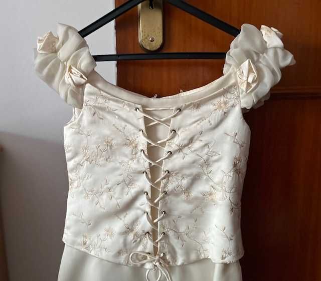 Vestido de cerimonia para criança