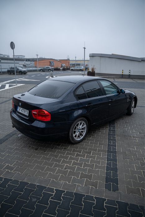 BMW E90 318i 2.0 benzyna