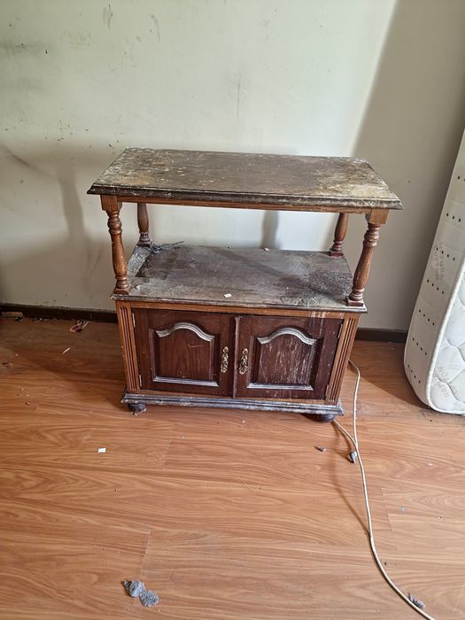 Vários móveis e utensílios para a casa
