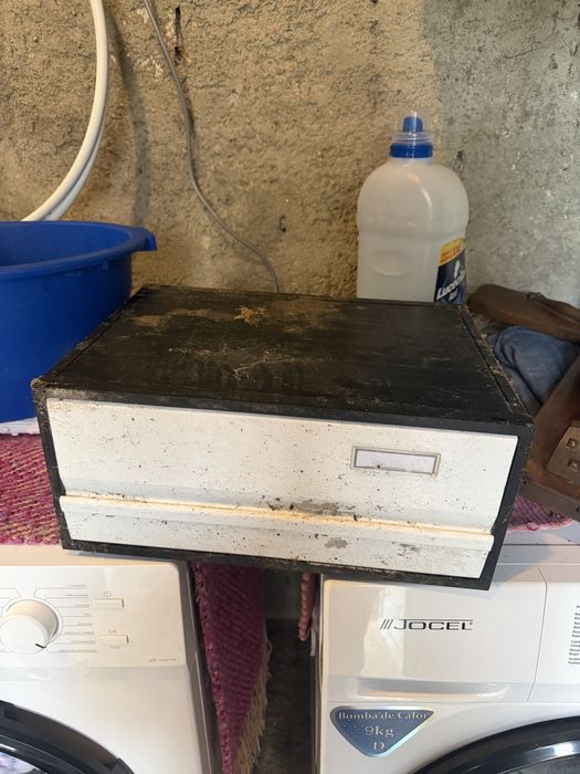 Caixa de correio de embutir