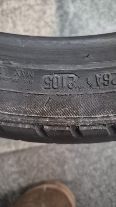 Komplet Opon Bravuris Barum 205/45 R17 2005r