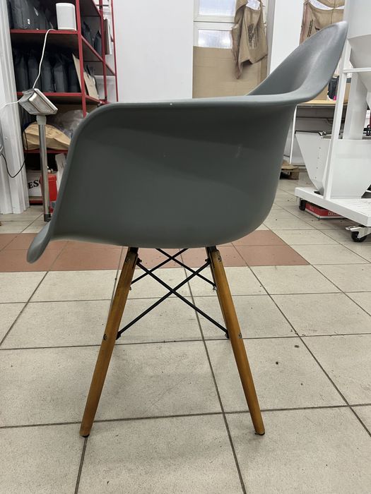 Стілець в кафе ракушка