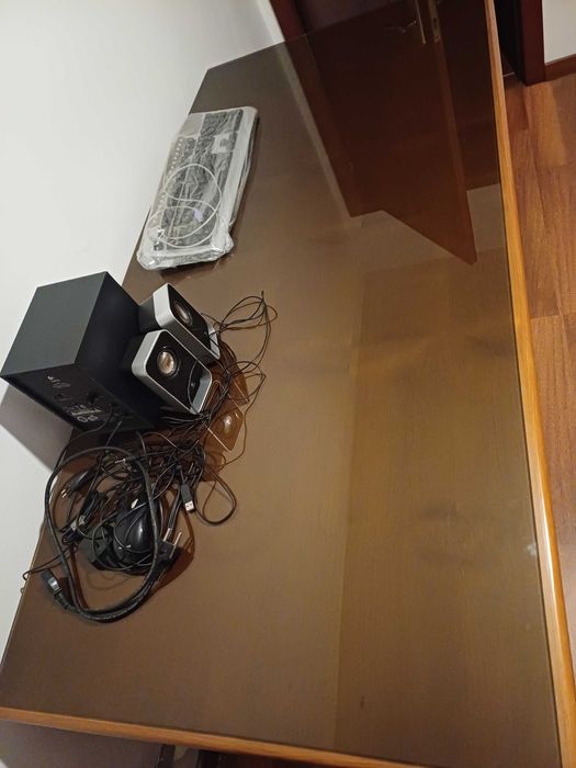 Secretária em pinho maciço