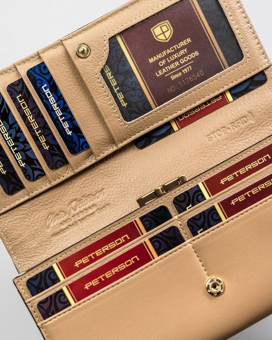 duży portfel damski z wężowym wzorem - peterson