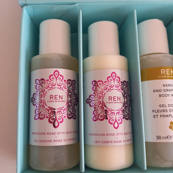 Luksusowy zestaw Ren clean skincare róża neroli grejpfrut żel pod prys