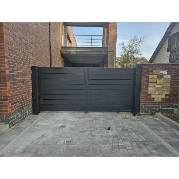 Паркан з металу. Огорожа металева. Металевий паркан.