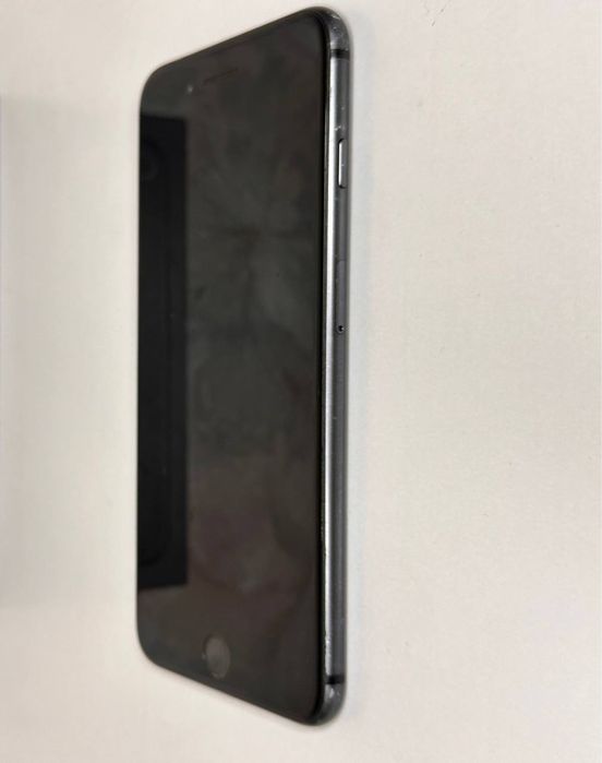 Продам IPHONE 8+ 64gb