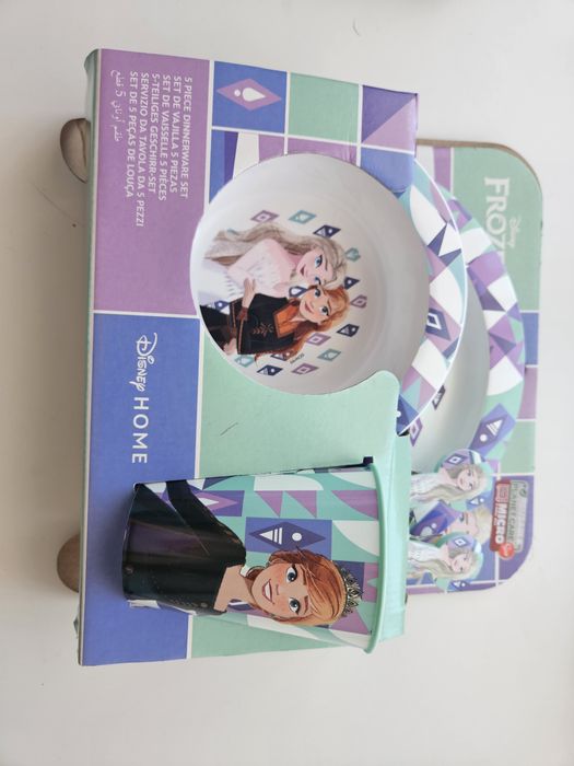 Conjunto Frozen composto por 7 peças