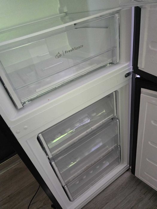 Lodowka indesit czarna