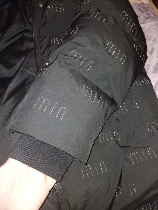 Зимова куртка нова з міу міу в камінці.