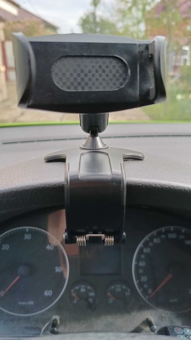 Тримач мобільного в авто