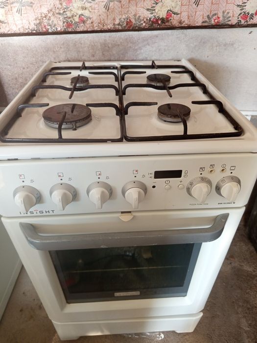 Продам газову плиту Electrolux