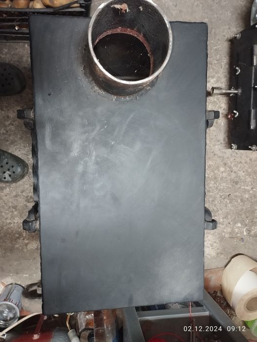 Буржуйка на дровах.