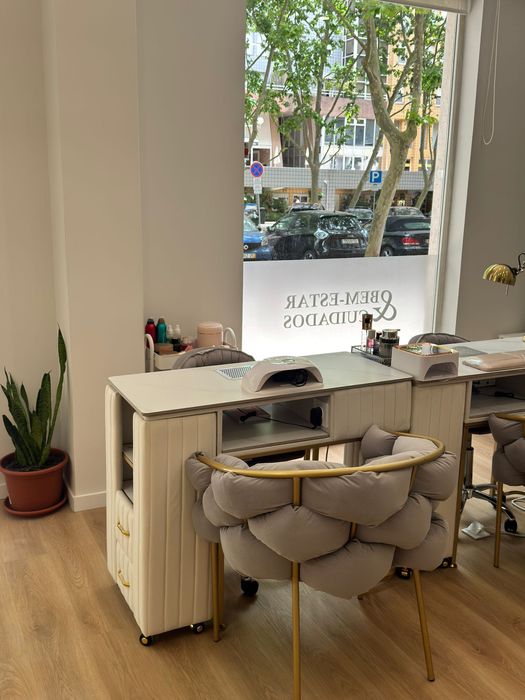 Aluguer de mesa para Manicure em Clínica Premium – Alta do Lumiar (Lisboa)