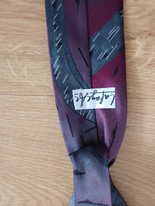 Sprzedam  zestaw  2 krawatów.