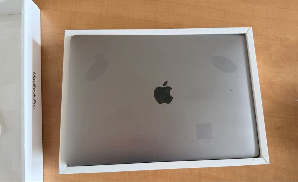 MacBook Pro 13 M1 8/256 2020 Space Gray