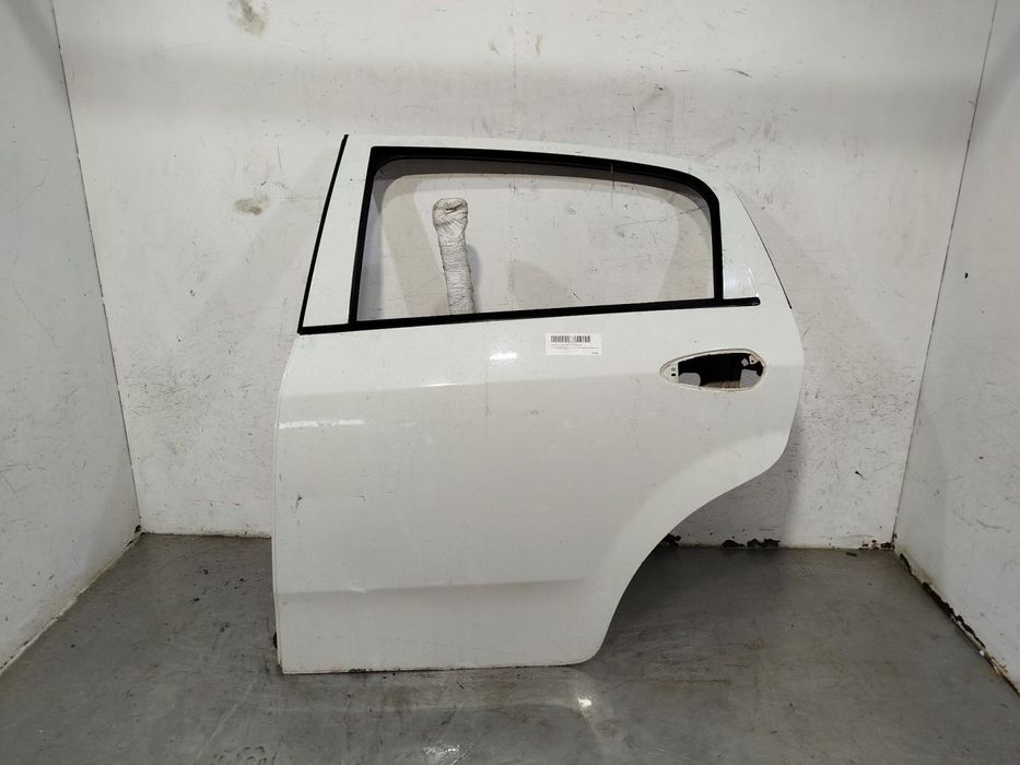 porta traseira esquerda fiat grande