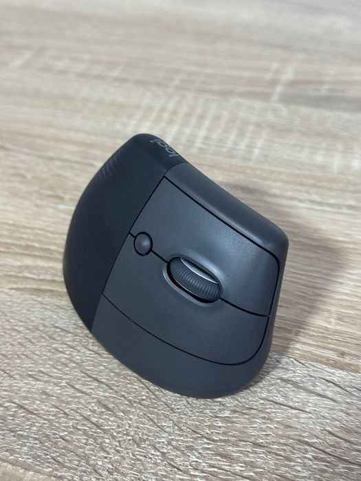 Бездротова миша Logitech Lift Ergonomic Vertical Graphite (910-006473)