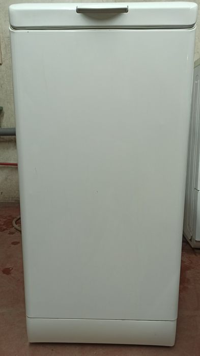 Продам пральну машинку Зануси  5,5 кг