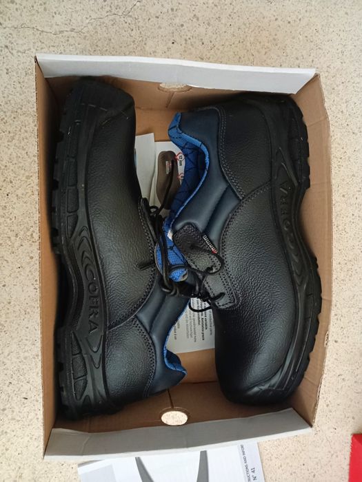 Botas NOVAS biqueira em aço marca COFRA TAMANHO 44