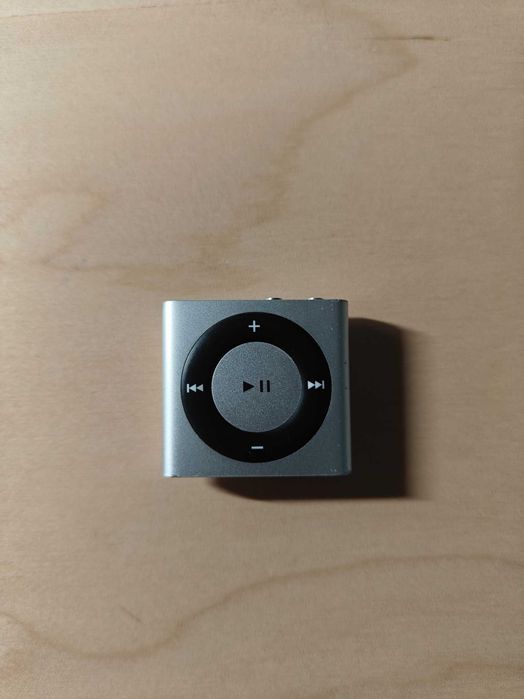 Apple iPod Shuffle 4G srebrny + kabel USB do ładowania