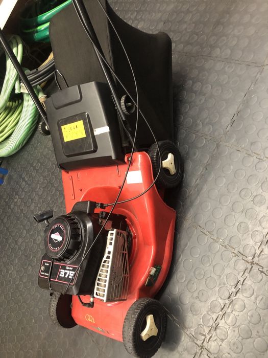 Vendo corta relvas Brigs & Stratton