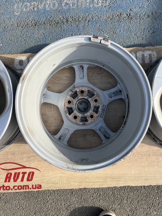 Диски Nissan Leaf 5/114.3 r16 et40 6.5j dia66.1 як нові