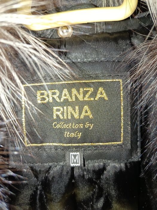 Продам кожаную куртку женскую