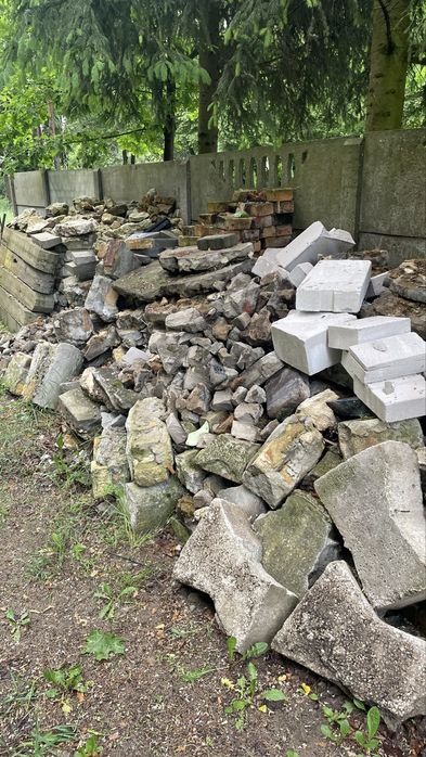 Gruz Oddam dużą ilość gruzu (ok 7m3)