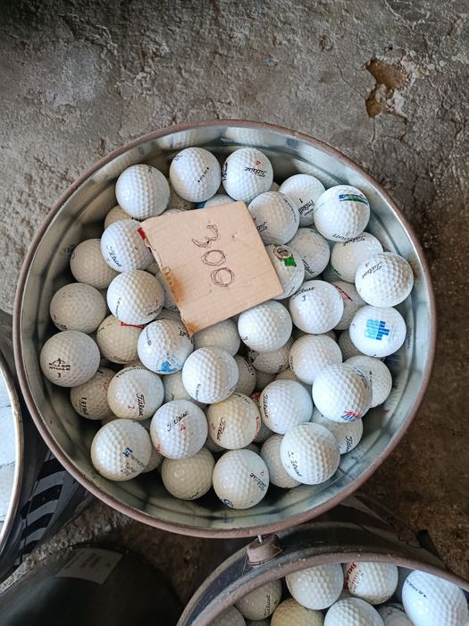 Vendo 1650 bolas de golfe
