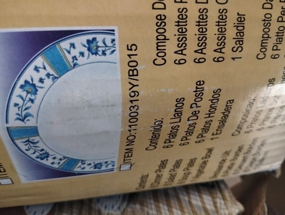 Pratos  e copos Novos ! Em caixa !