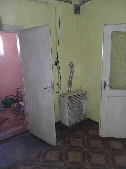 Будинок під бізнес та житло в затишному селі Берегівщини (ліс, озеро).