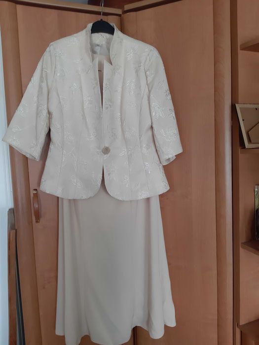 garsonka, garnitur: spódnica, bluzka,żakiet. Komunia, wesele