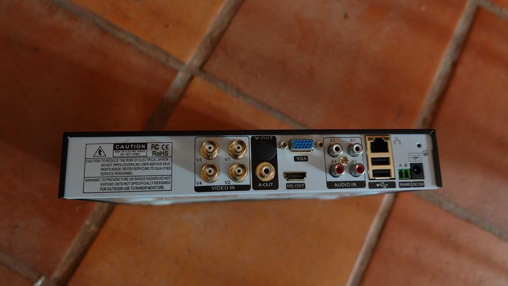 Gravador de câmara de vigilância e 3 câmaras