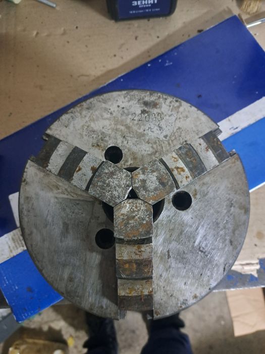 Токарный патрон 200 мм