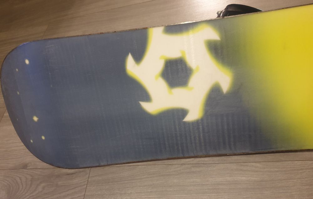 Snowboard deska snowboardowa 145 cm wiązania BURTON