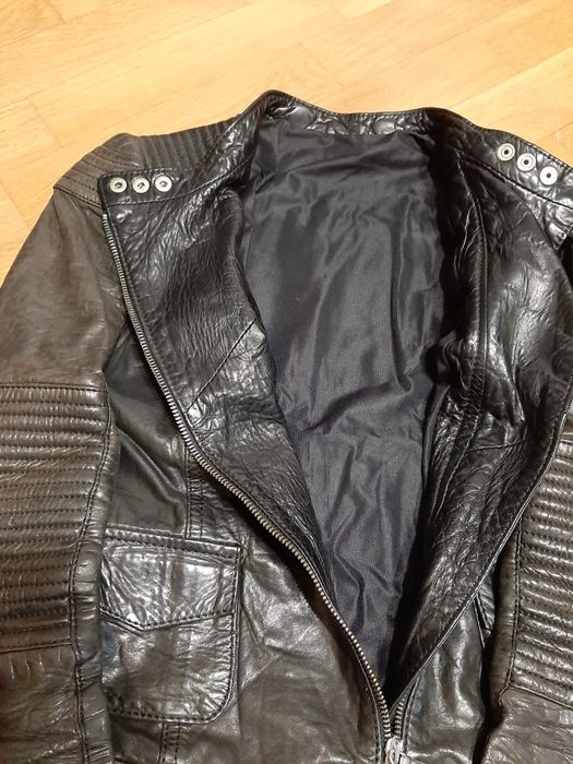 Шкіряна куртка весна-осінь