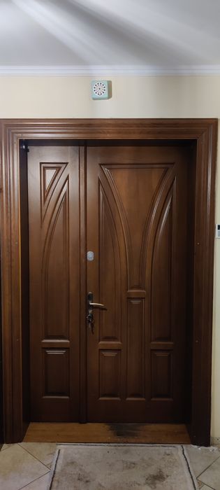 Двері вхідні дерев'яні 2.20на1.30