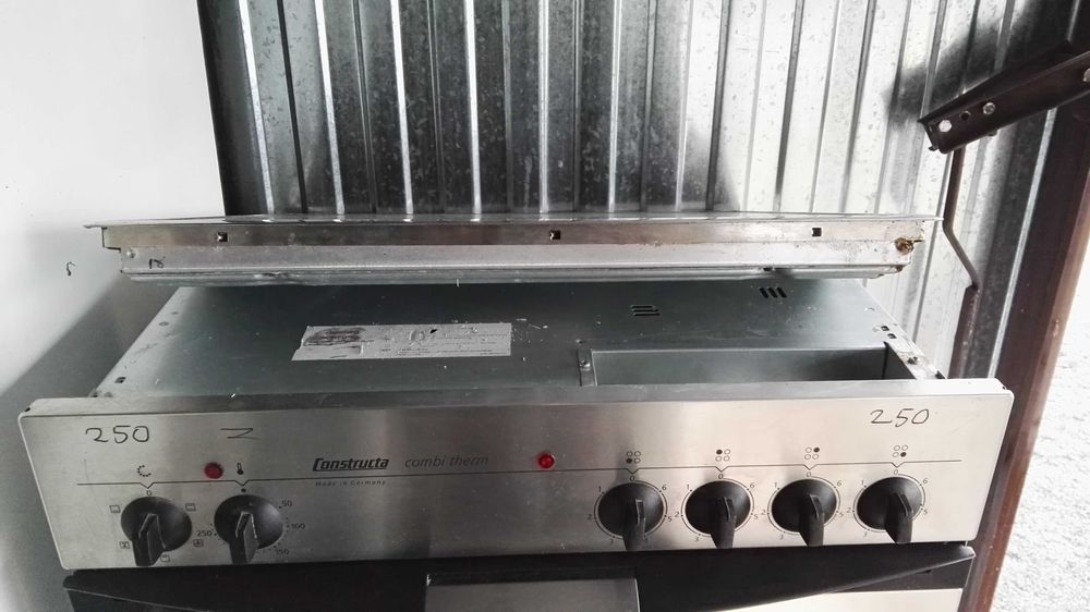 Piekarnik elektryczny do zabudowy niemieckiej marki Constructa, 230V