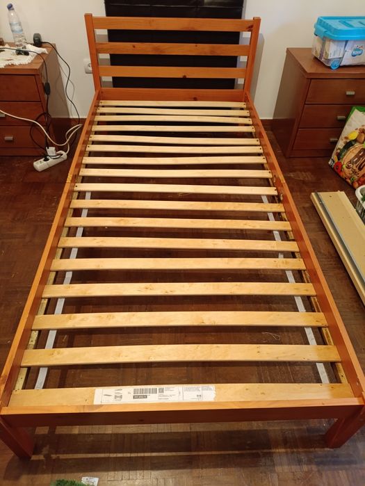 Cama de solteiro sem colchão