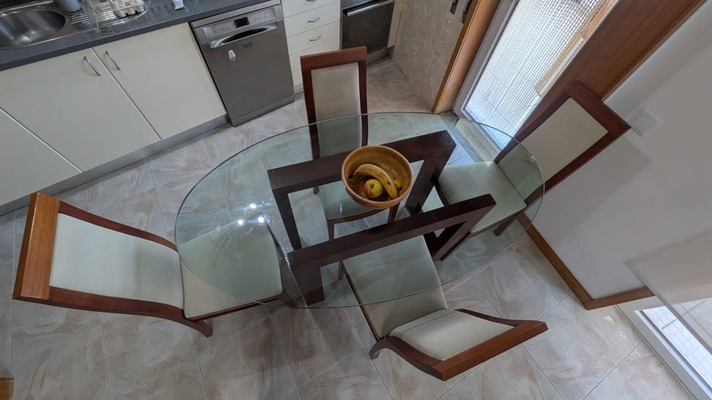 Conjunto mesa e 4 cadeiras